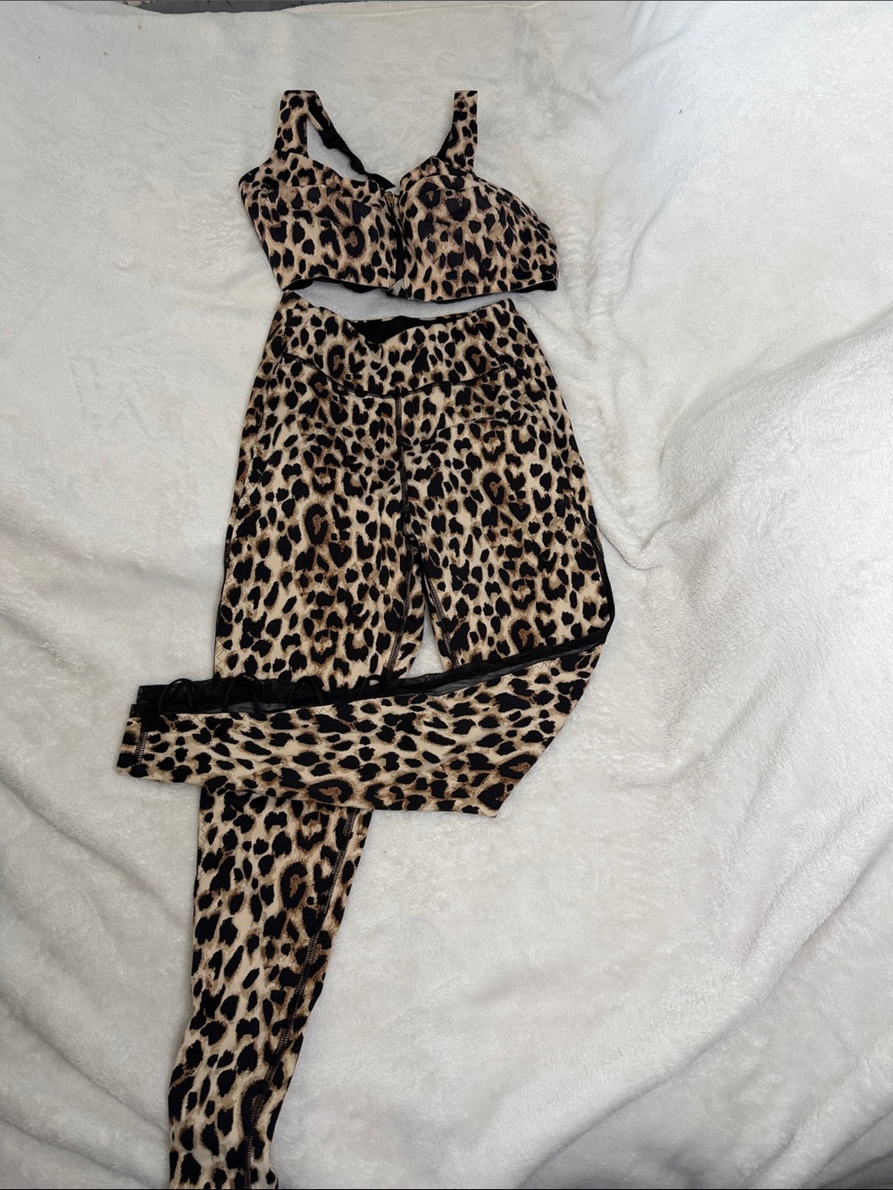 Victoria's Secret Leopard Print Leggings & Sports Bra (34DDD) - Beige/Black